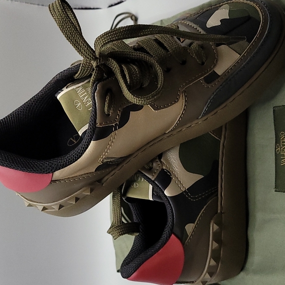 COPY - Valentino Rockstud Camo Sneakers - Picture 4 of 9